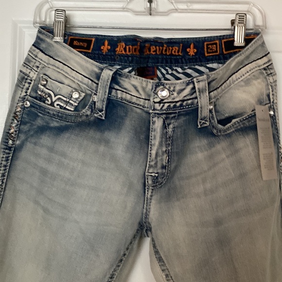 Light Blue Rock Revival Cropped Jeans Size 27 & 29 NWT - Picture 4 of 9